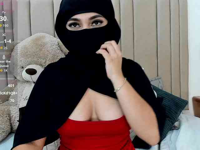izadii Live Webcam on BongaCams
