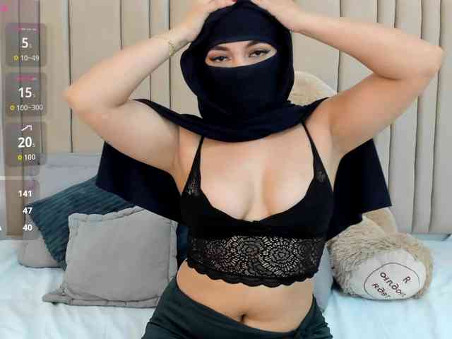 izadii Live Webcam on BongaCams