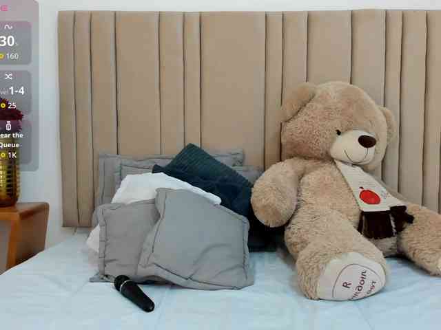 izadii Live Webcam on BongaCams