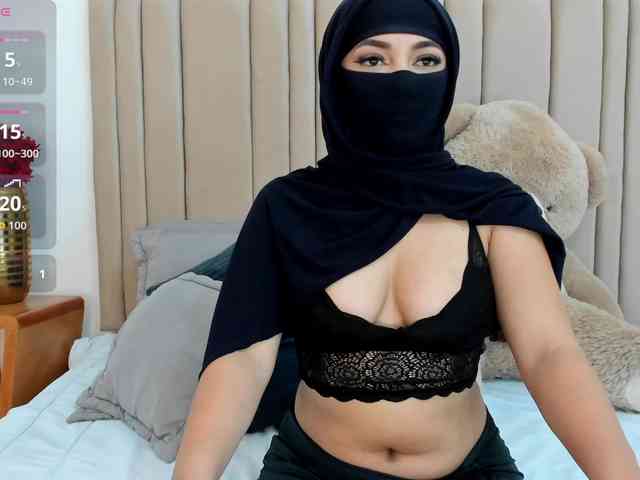 izadii Live Webcam on BongaCams
