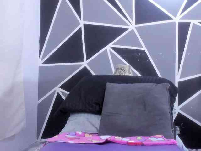 MONICA-ANDRADE webcam