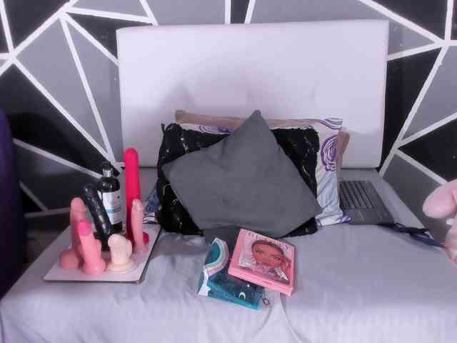 MONICA-ANDRADE webcam