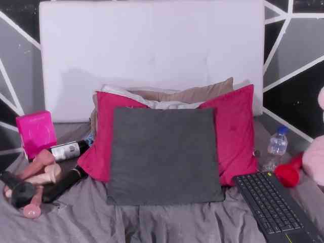 MONICA-ANDRADE webcam