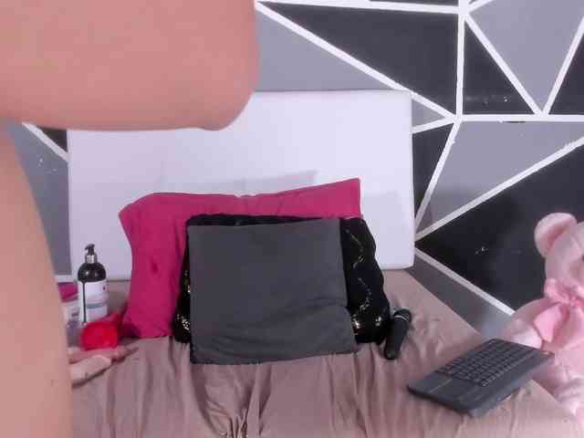 MONICA-ANDRADE webcam