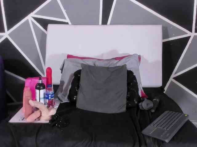 MONICA-ANDRADE webcam