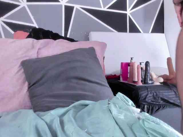 MONICA-ANDRADE webcam