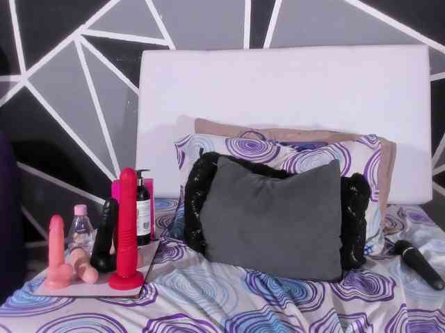MONICA-ANDRADE webcam