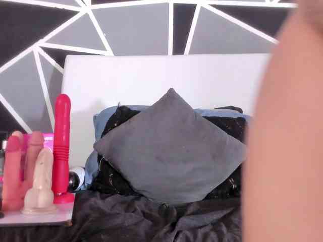 MONICA-ANDRADE webcam