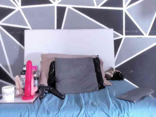 MONICA-ANDRADE webcam