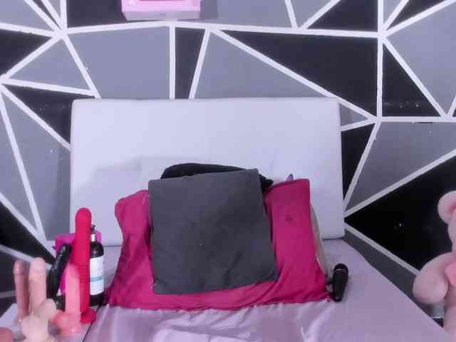 MONICA-ANDRADE webcam