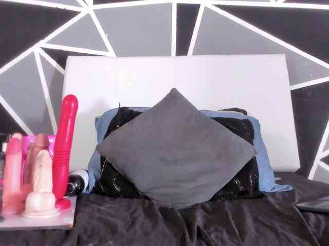 MONICA-ANDRADE webcam
