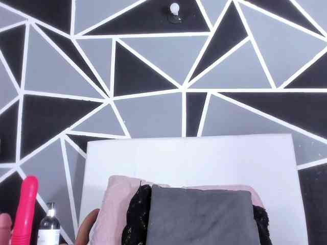 MONICA-ANDRADE webcam