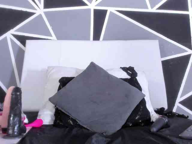 MONICA-ANDRADE webcam