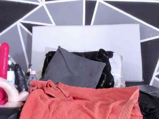 MONICA-ANDRADE webcam
