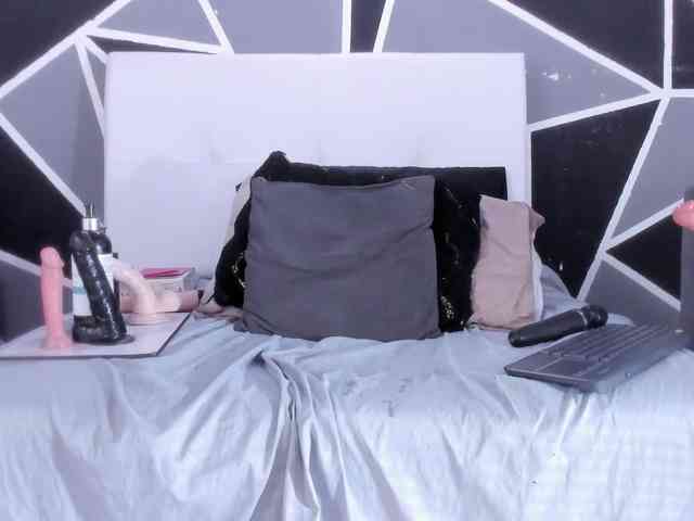 MONICA-ANDRADE webcam