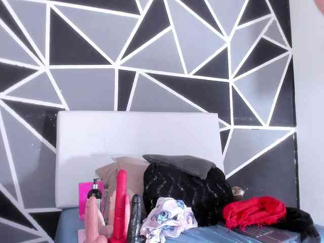 MONICA-ANDRADE webcam