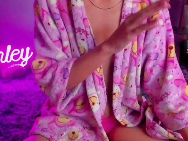 ashley-jenner's BongaCams show and profile