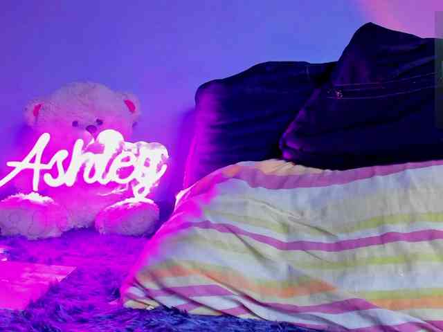 ashley-jenner webcam