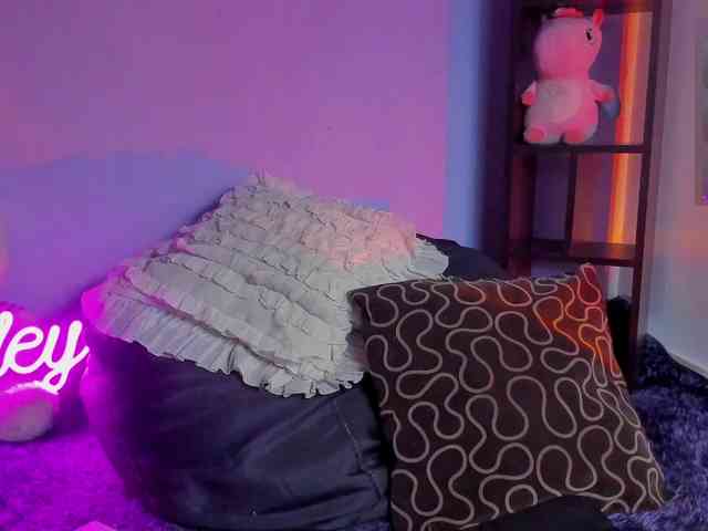 ashley-jenner webcam