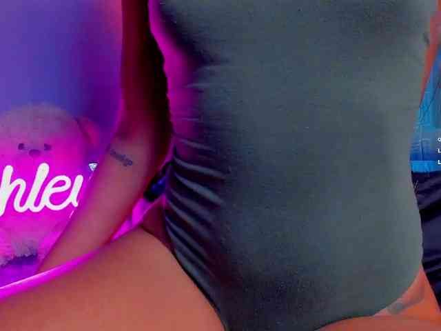 ashley-jenner webcam