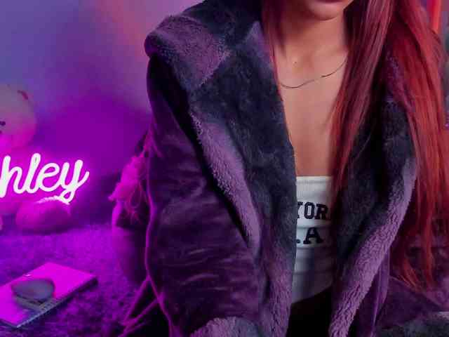 ashley-jenner Live Webcam on BongaCams