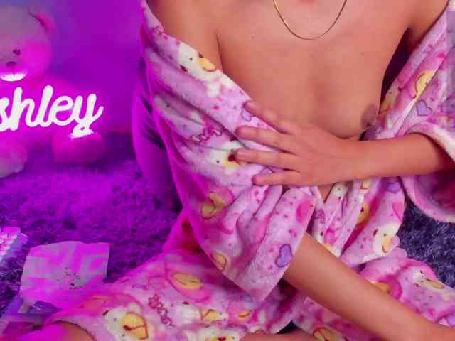 ashley-jenner webcam