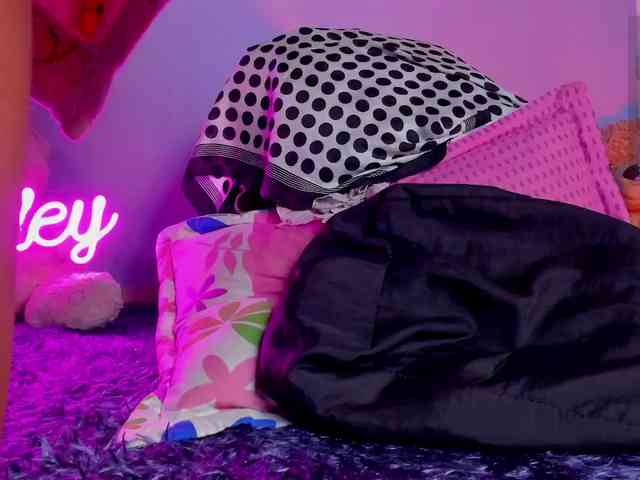 ashley-jenner webcam