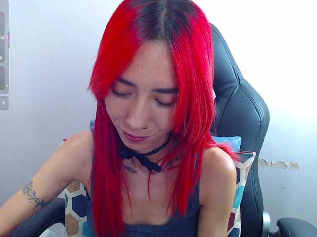 le modèle ErikaStevens est en webcam porno dans un show sur le site bongacams, il possède les tags suivants: Latino/Hispanic,Redhead,Shaved