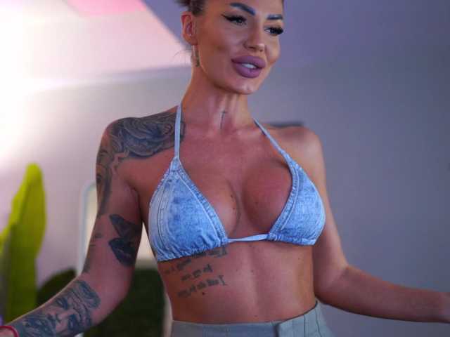 RaquelleVon from BongaCams is Freechat