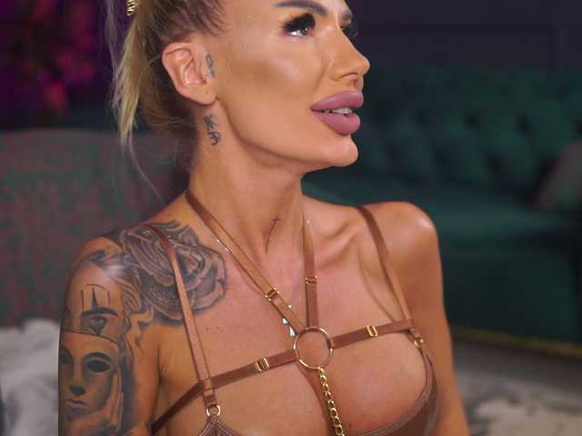 RaquelleVon