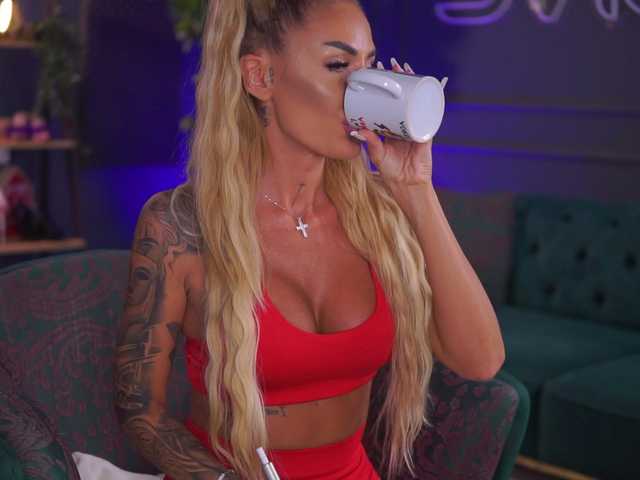 RaquelleVon