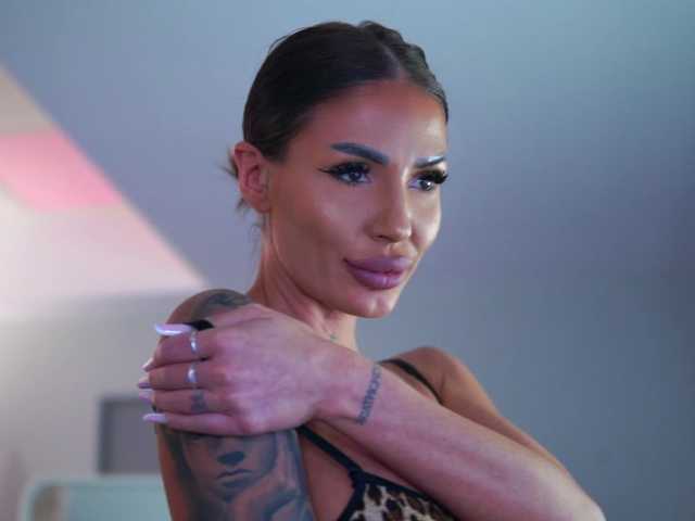 RaquelleVon from BongaCams is Freechat