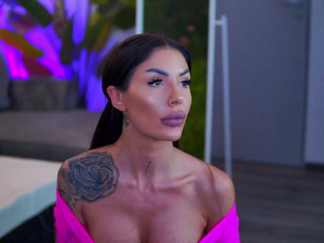 RaquelleVon from BongaCams is Freechat