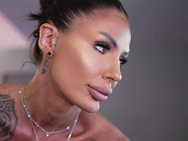 RaquelleVon's BongaCams profile