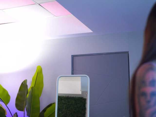 RaquelleVon's BongaCams show and profile