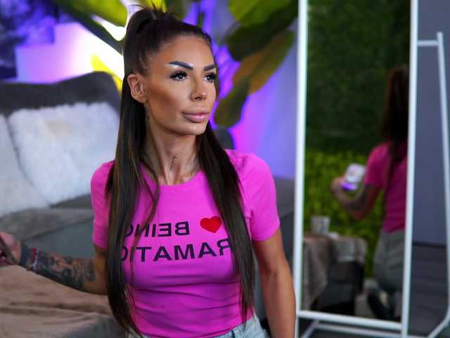  RaquelleVon chat room