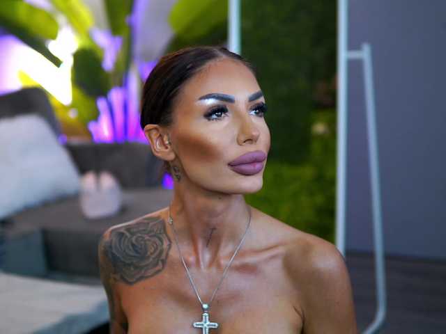 RaquelleVon from BongaCams is Freechat
