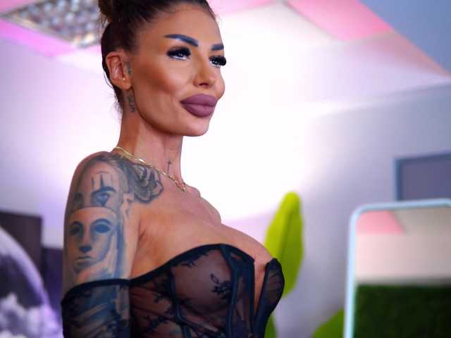 RaquelleVon Live Webcam on BongaCams