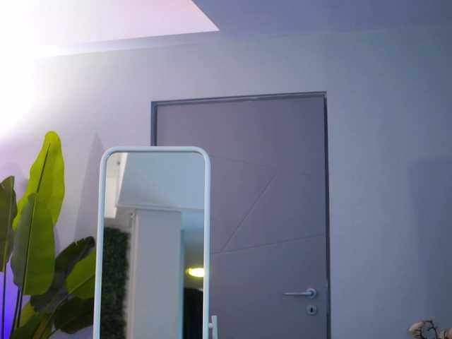 go to chat with RaquelleVon