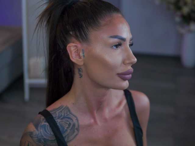 go to chat with RaquelleVon