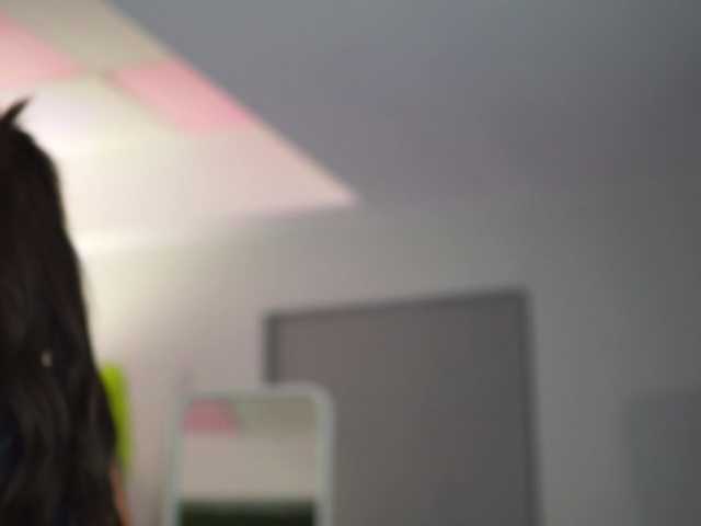 RaquelleVon's BongaCams show and profile