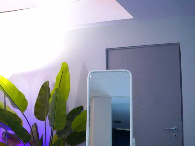 RaquelleVon's BongaCams show and profile