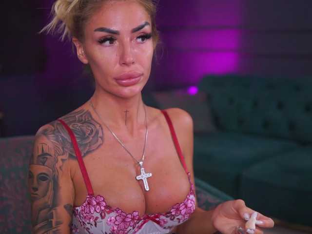 RaquelleVon