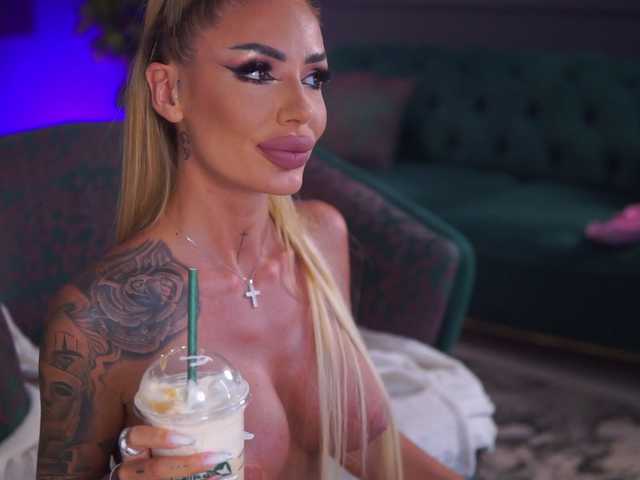 RaquelleVon