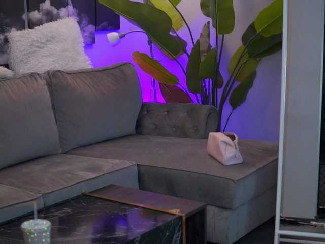 RaquelleVon's BongaCams show and profile