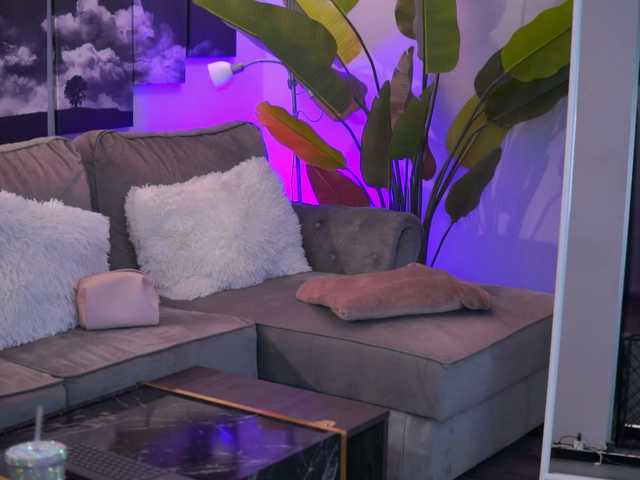 go to chat with RaquelleVon