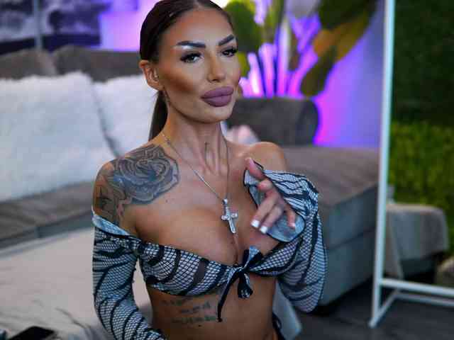 online cam RaquelleVon