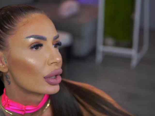 RaquelleVon RaquelleVon