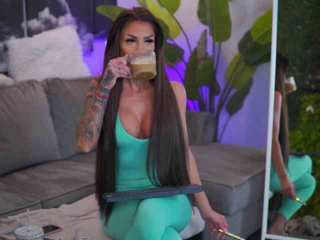 RaquelleVon RaquelleVon