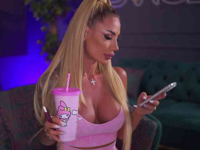 free live sex cam RaquelleVon